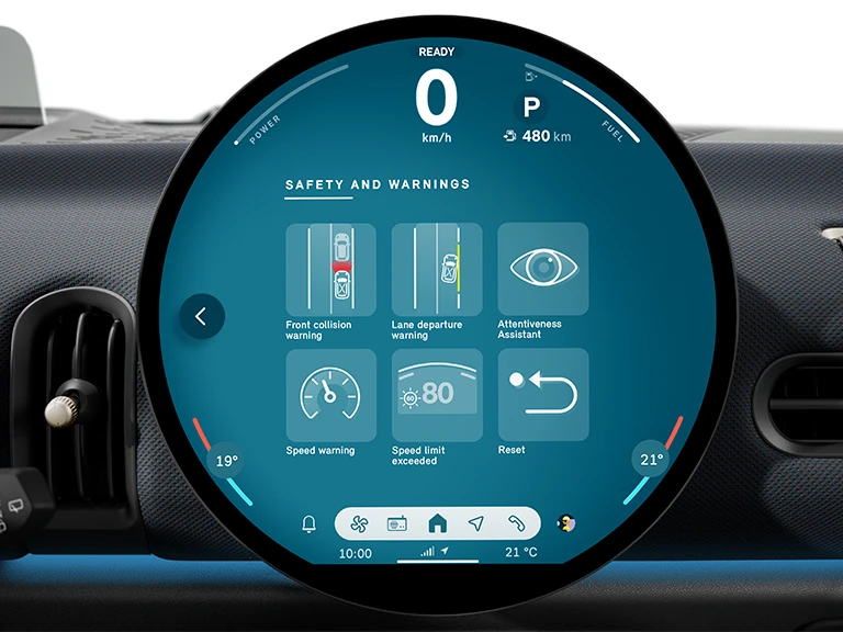 Vidéo démontrant les fonctionnalités de sécurité du MINI, y compris les systèmes d’assistance à la conduite et les technologies de protection.