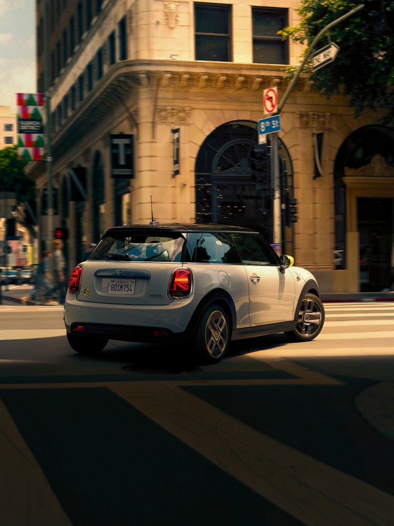 ALL ELECTRIC MINI – rear view – acceleration
