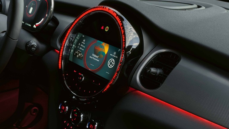 MINi John Cooper Works – écran tactile 8,8” – connectivité